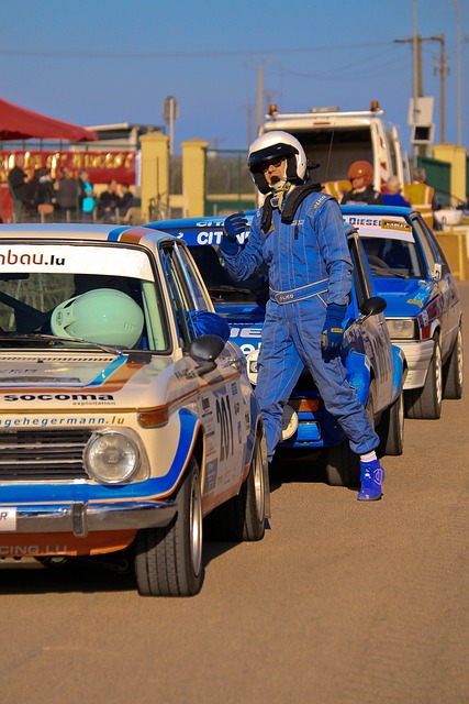 综述丨持续施压！美国向拉美国家暴力遣返大批移民.